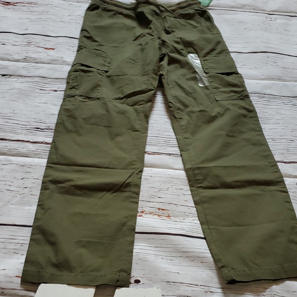 🆕️ GAP Boy's Green Cargo Bottoms with Relaxed Fit - Picture 7 of 8